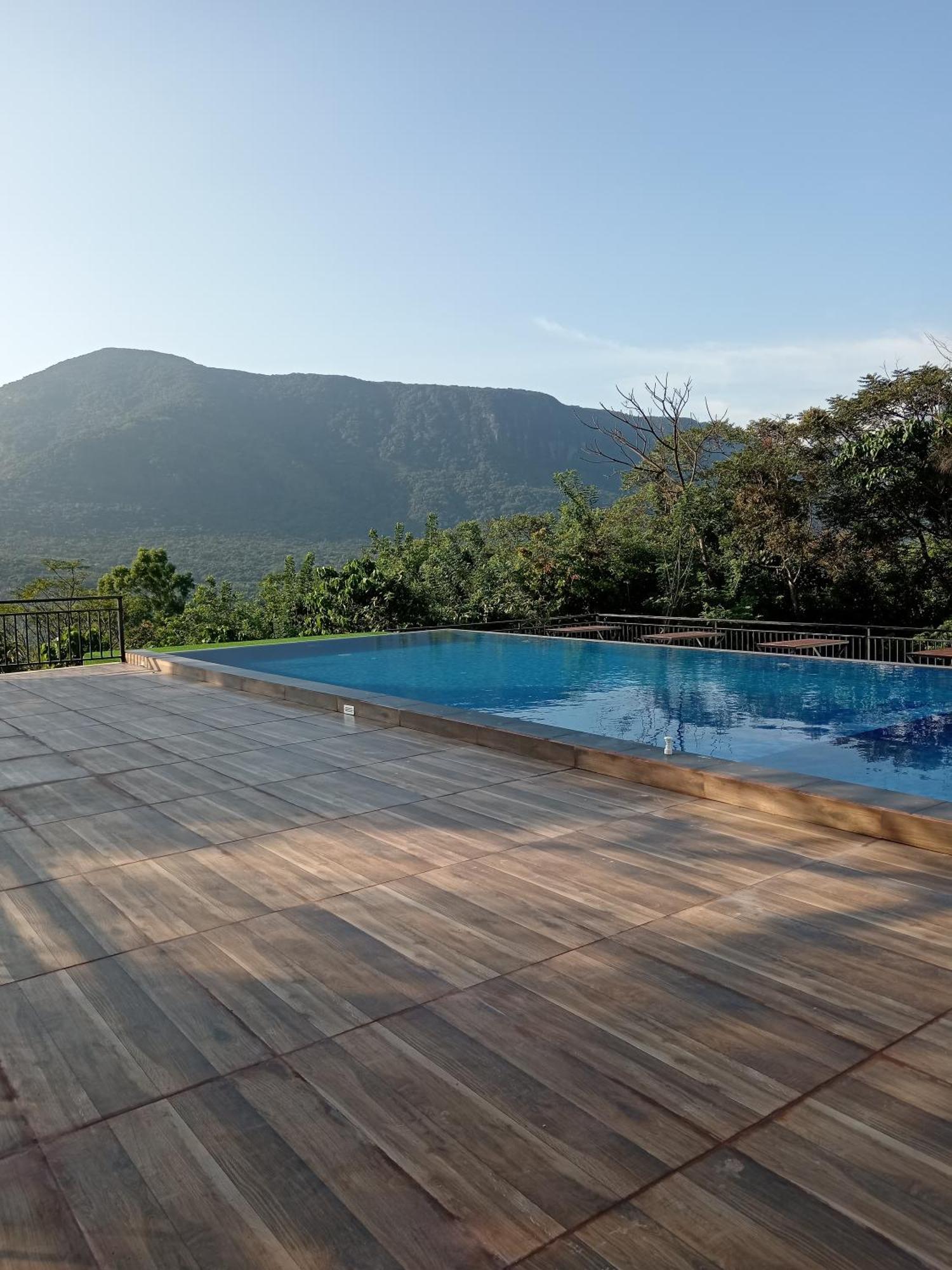 Crystal Riverston Deck Matale Dış mekan fotoğraf